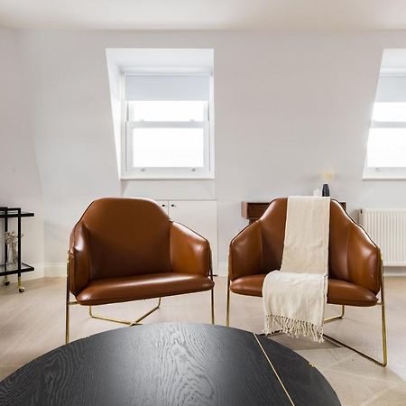 Appartamento The Margravine Maisonette - Modern & Bright 2Bdr Flat Londra Esterno foto