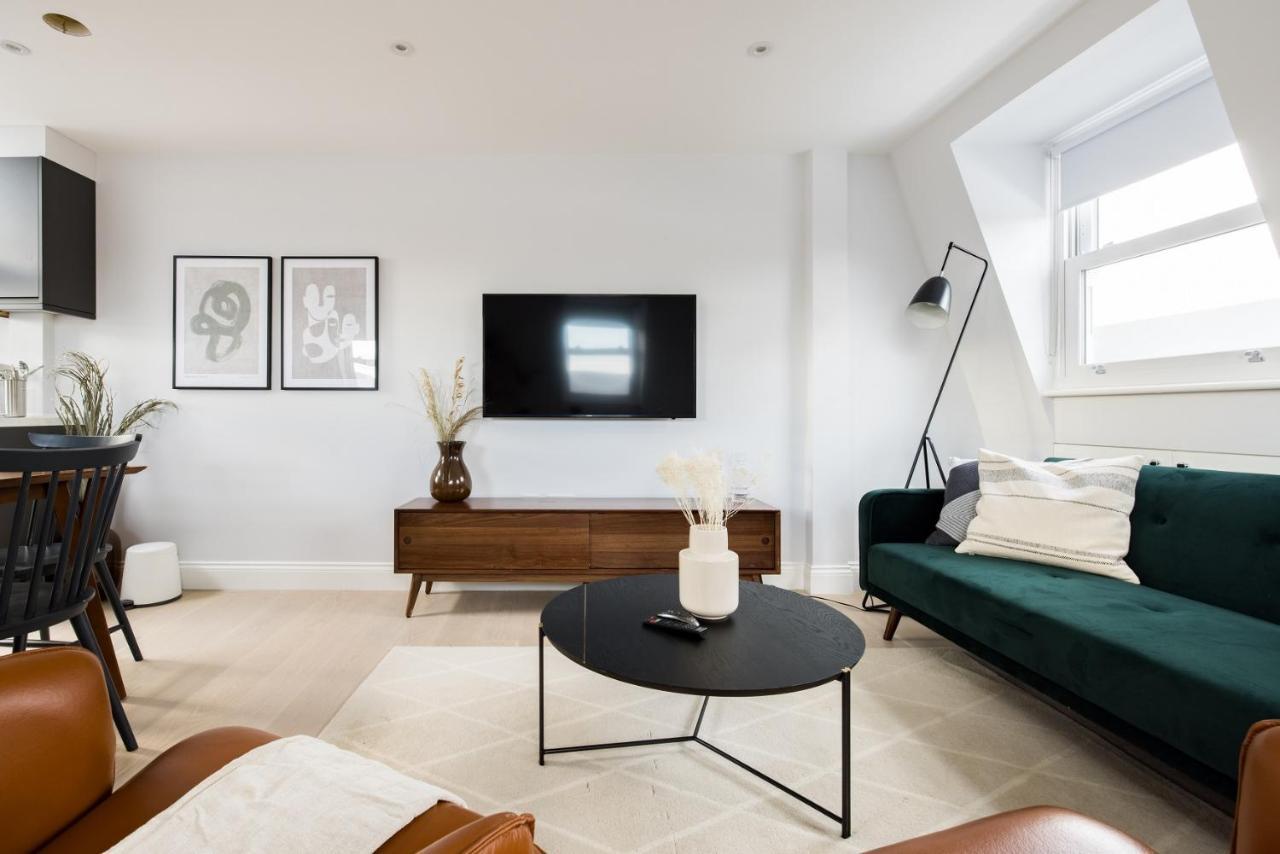 Appartamento The Margravine Maisonette - Modern & Bright 2Bdr Flat Londra Esterno foto