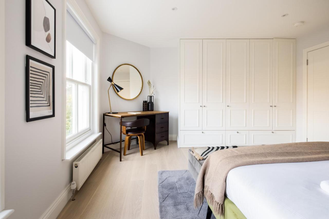 Appartamento The Margravine Maisonette - Modern & Bright 2Bdr Flat Londra Esterno foto