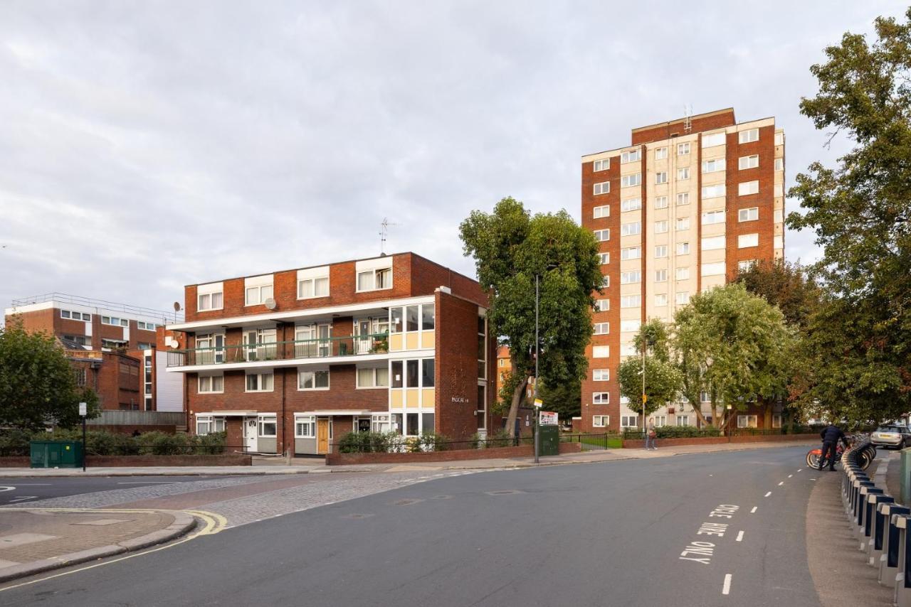 Appartamento The Margravine Maisonette - Modern & Bright 2Bdr Flat Londra Esterno foto