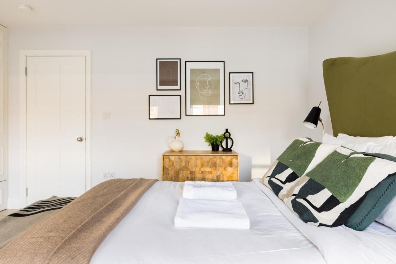 Appartamento The Margravine Maisonette - Modern & Bright 2Bdr Flat Londra Esterno foto